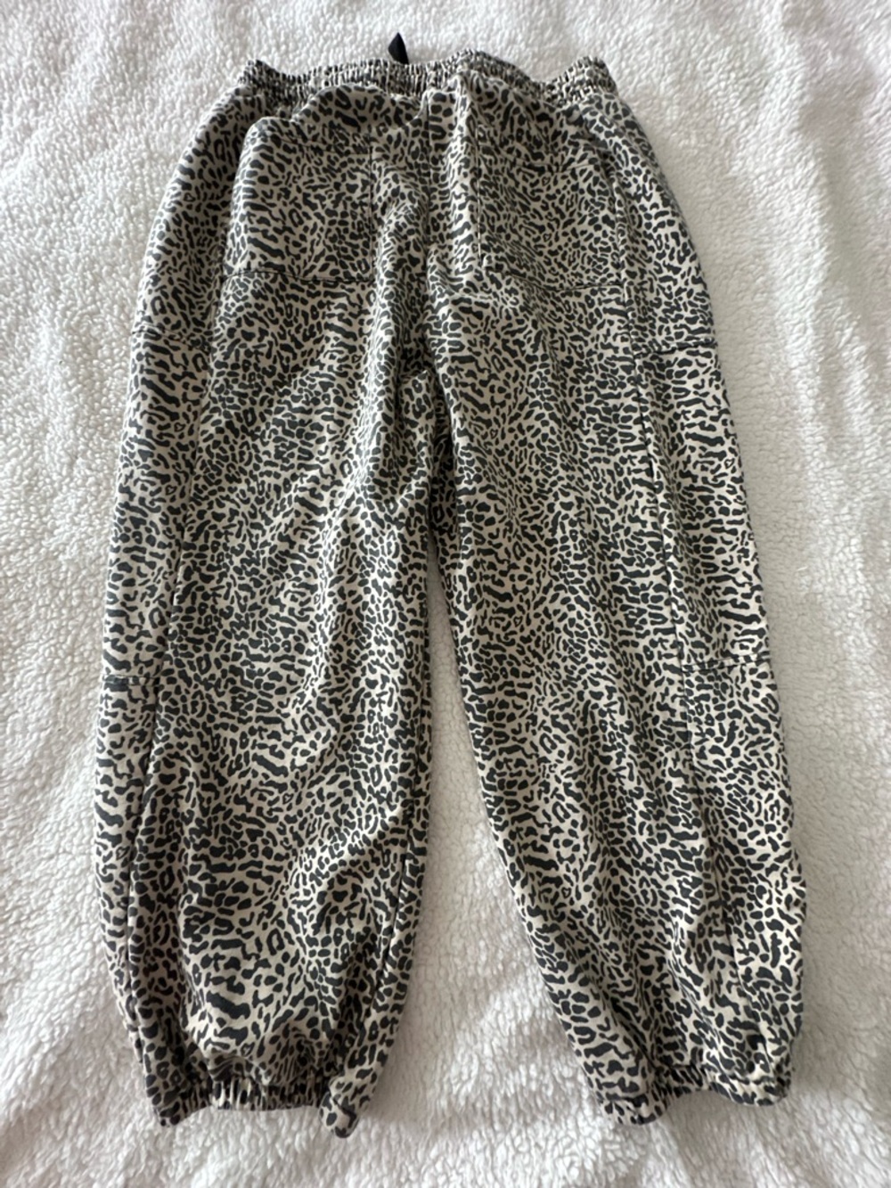 Leopard Joggers - Picture 5 of 8